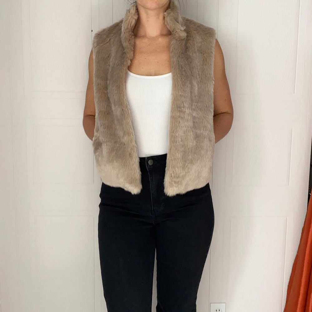 Fur vest